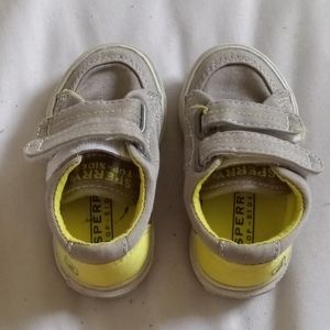 Baby shoes size 5 months